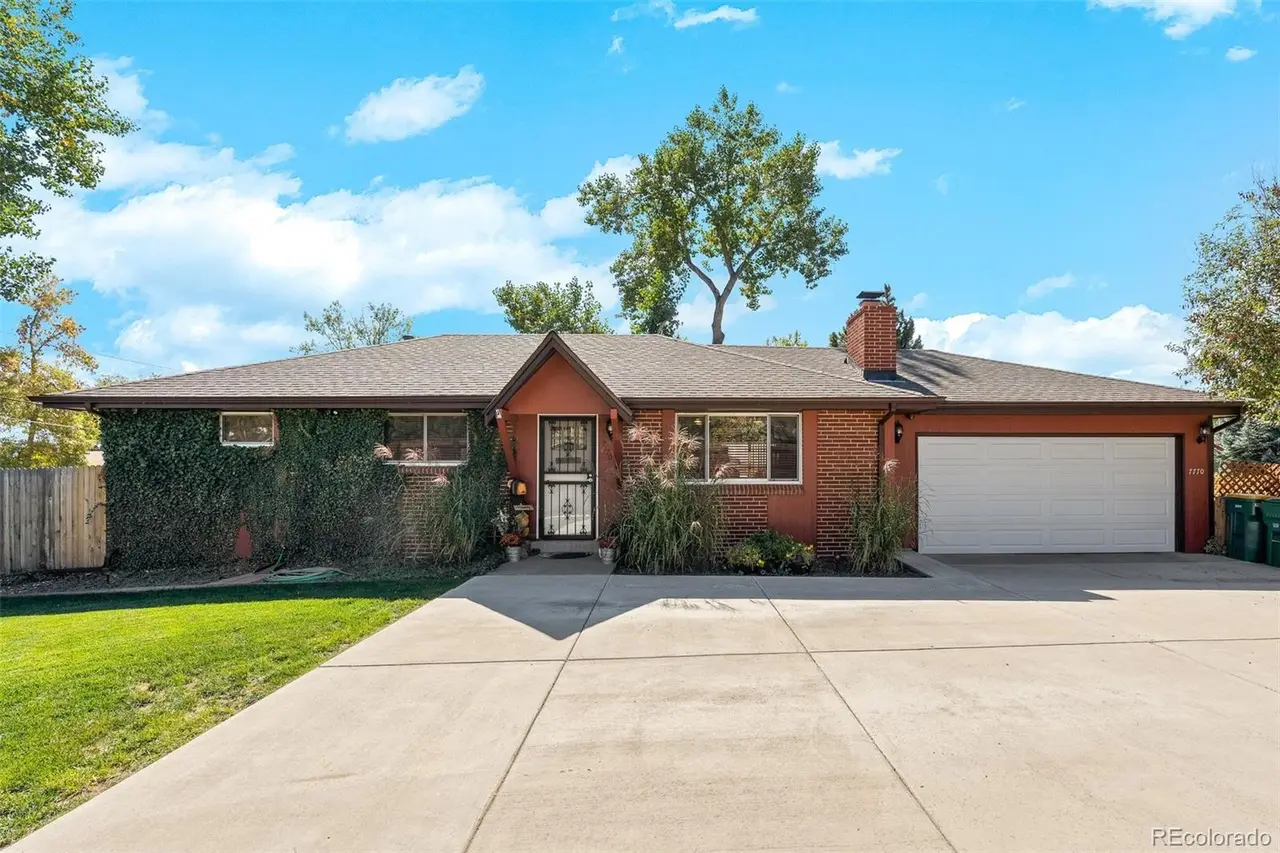 7770 W Chatfield Avenue, Littleton